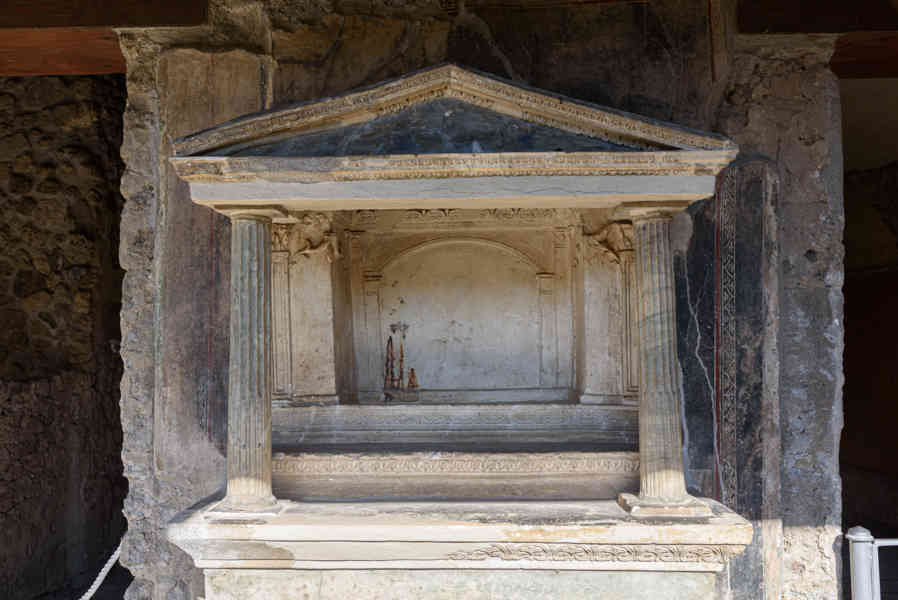 036 - Italia - Pompeya - parque arqueológico de Pompeya - Casa degli Amorini Morati.jpg